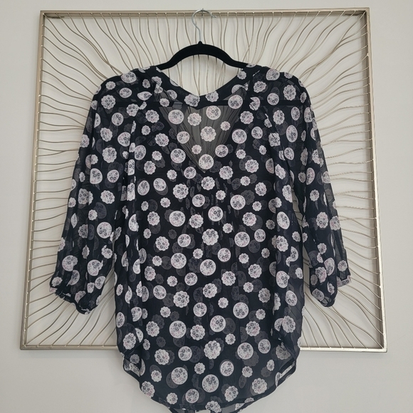 LC Lauren Conrad Semi Sheer Chiffon Black Floral Pleat Button Front Blouse XS - Picture 6 of 12